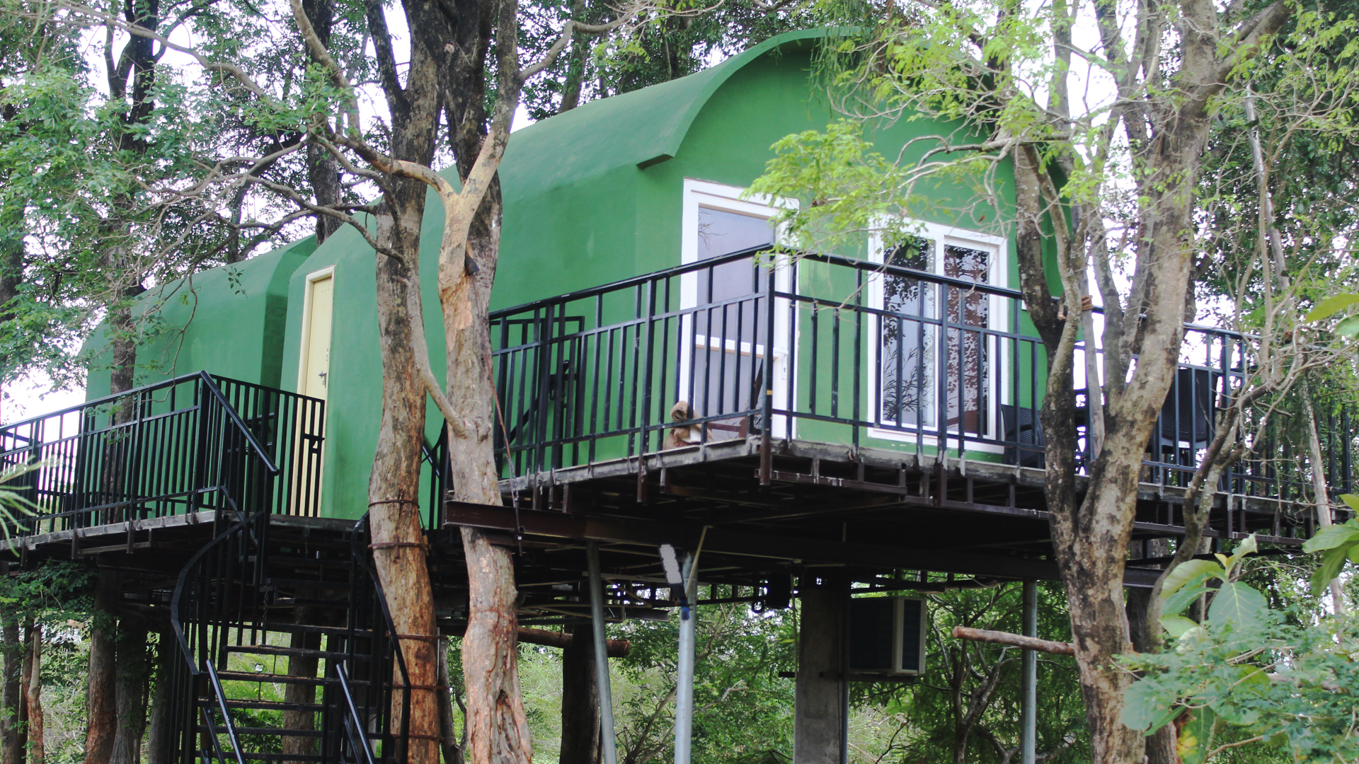 ivory inn vadakarai